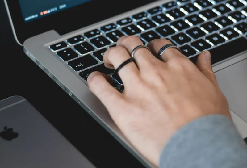 Los Comandos Más Importantes de Docker y Ejemplos